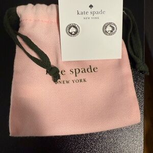 Kate Spade NIP Silver Stud Earrings TRADITIONAL KATE SPADES ♠️ with the dusty!